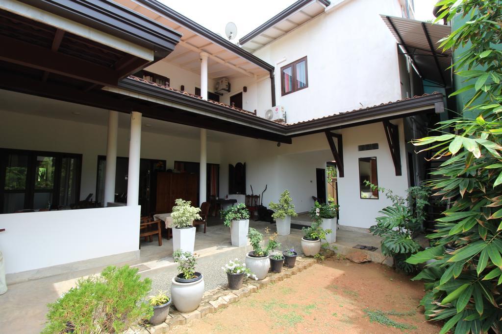 Santori Unawatuna Exterior photo